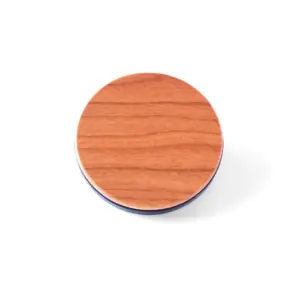 操作もスタンドも、これひとつでスマートに。
MagSafe対応のスマホスタンド「MAG FOLD STAND」