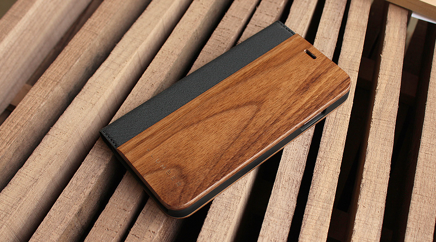 iPhoneXS Max用 木製手帳型スマートフォンケース　ウォールナット