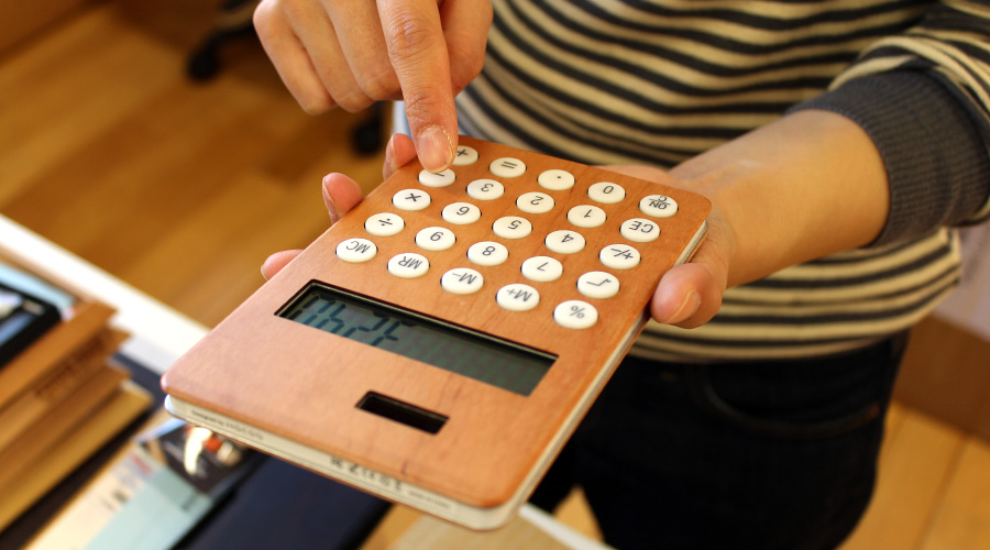 大判木製ソーラー電卓　チェリー