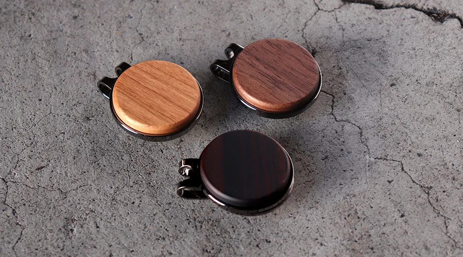 ゴルフがもっと特別になる木製ゴルフマーカー「Golf Marker」