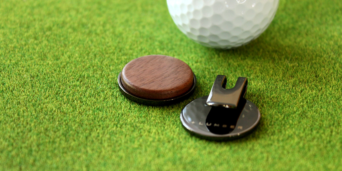 ゴルフのラウンドが楽しくなる重厚感あふれる木製ゴルフマーカー