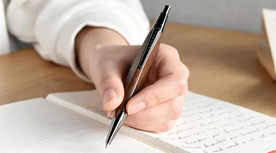 銘木をプラスした木製シャープペンシル