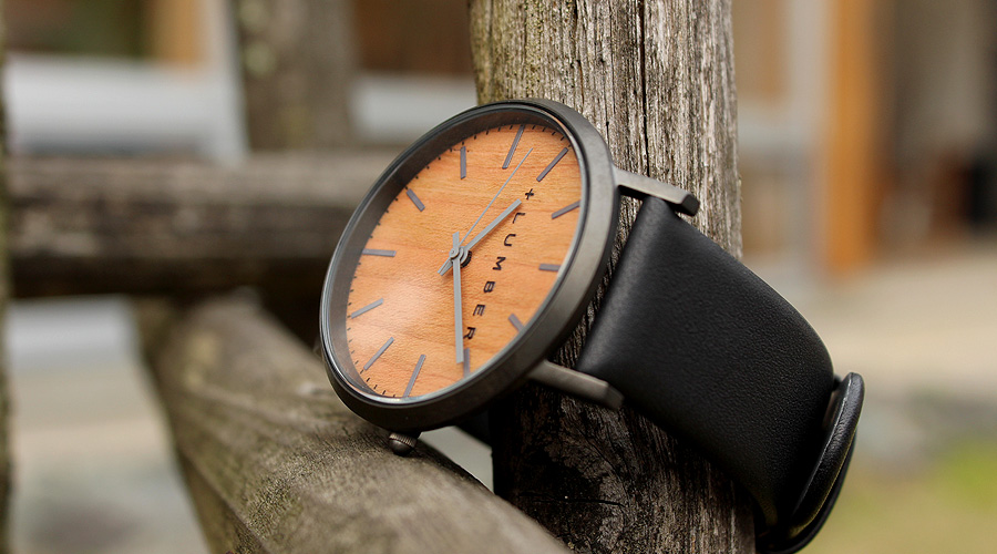 チェリー材の木製腕時計