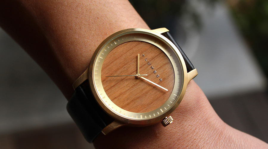 銘木をプラスした木製腕時計