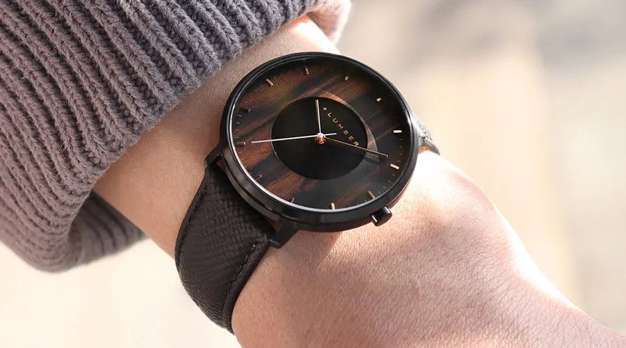 「WATCH PV 001」黒檀と光が映す、穏やかな時間。木製ソーラー腕時計 /メンズ/レディース